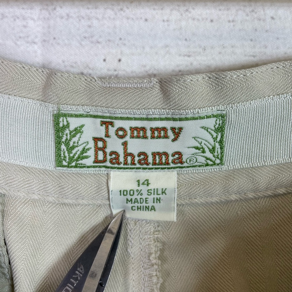 Men’s Tommy Bahama Shorts - Picture 5 of 7